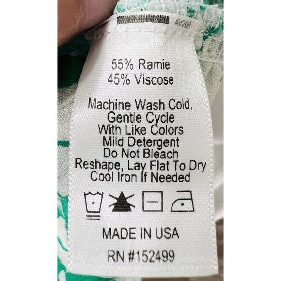 Amour Vert Women’s Shea Ramie Bloomsbury Size Large Green Floral Spring Top NWT - Picture 7 of 7